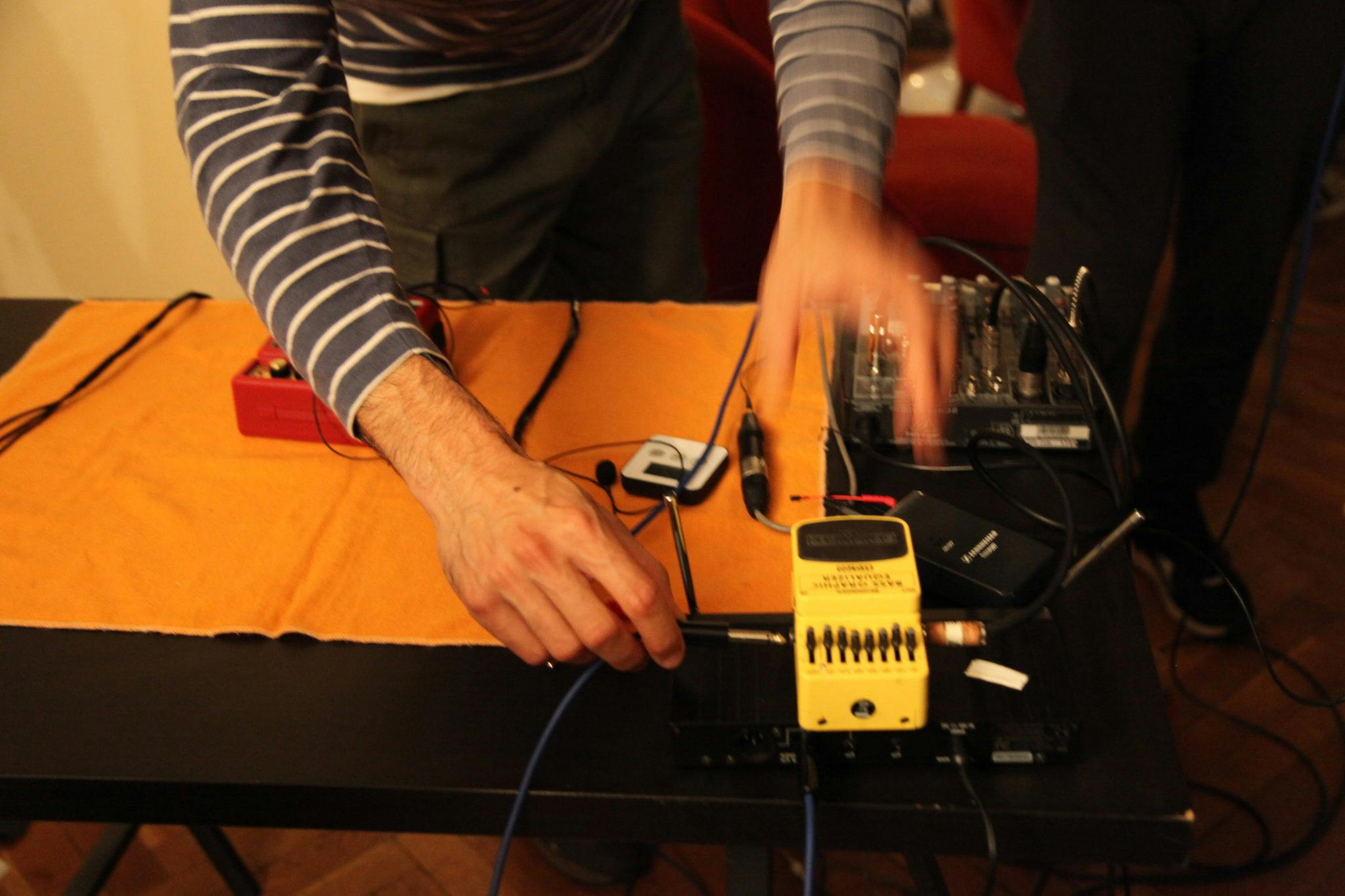 Producer, composer and performer Rafael Toral, Guest Session at Catalyst Berlin