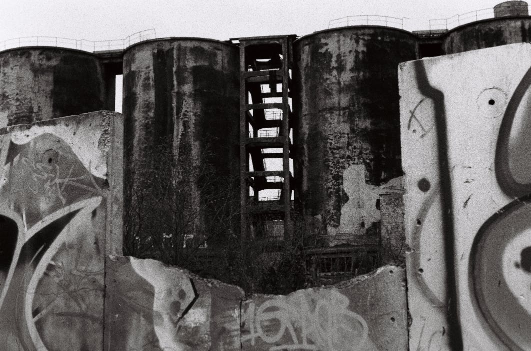 The __?_?_?_?__ project is a collection of five sonic artefacts from five different abandoned spaces in the city:  Funkhaus Grünau, Flugplatz Johannisthal, The Anatomy Institute, Weissensee’s Children's Hospital and the Chemiewerk Rüdersdorf. 