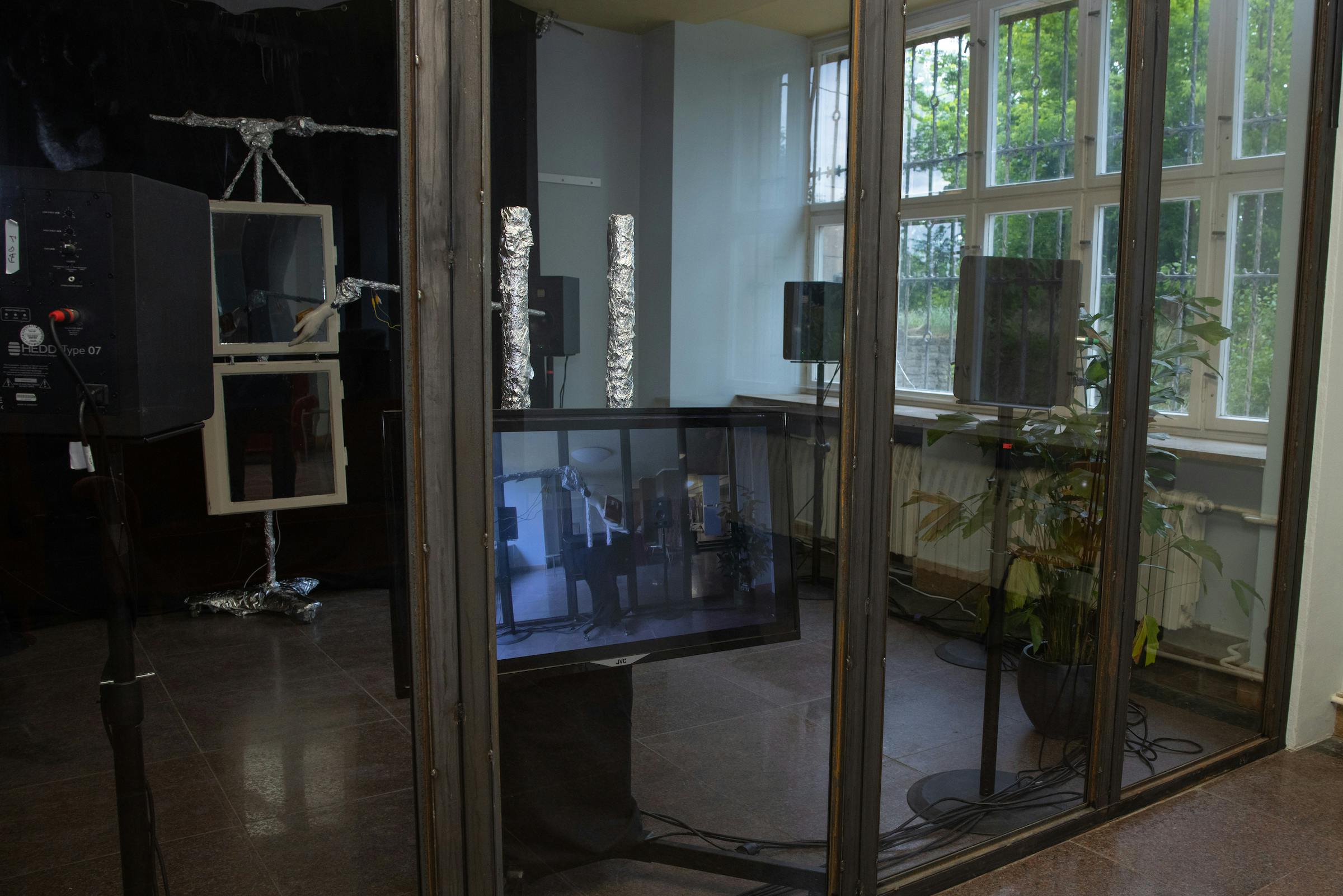 Yuxin Mei's "The mirror with a soul"
