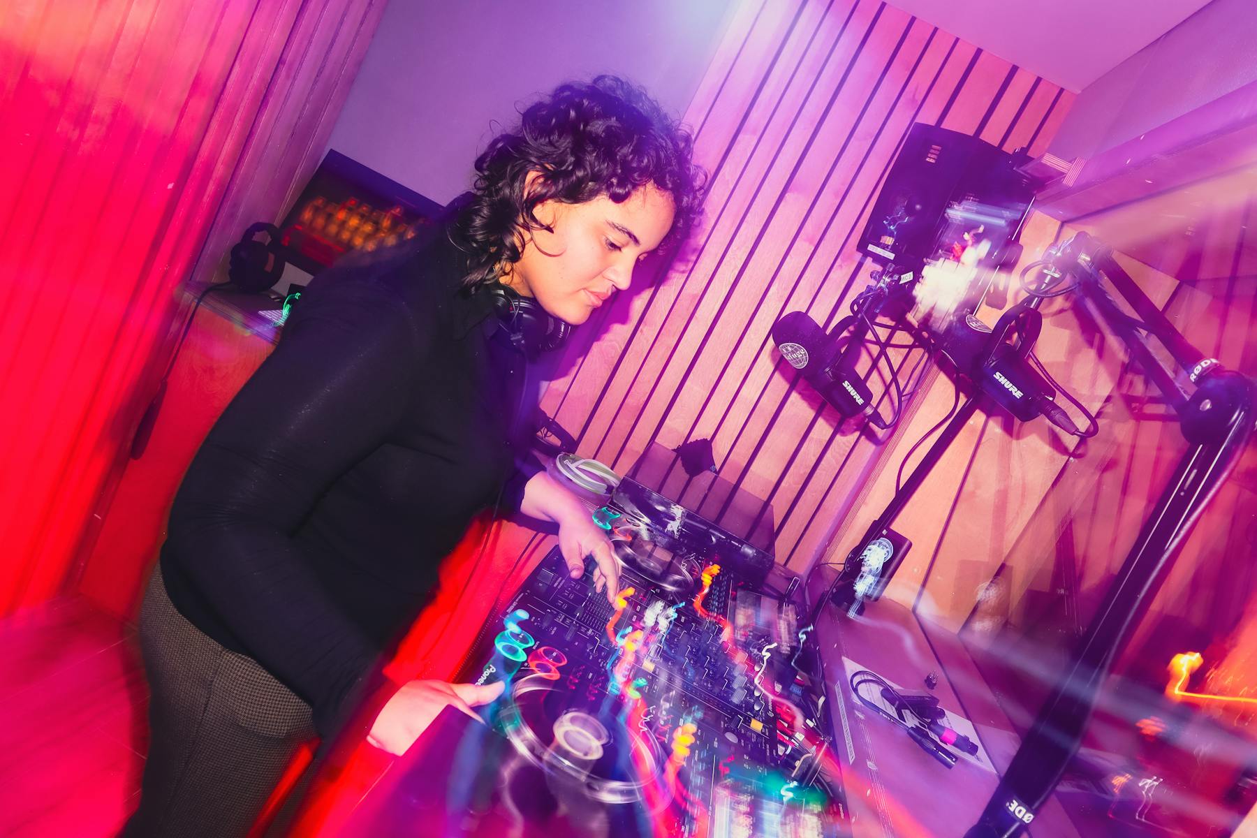 Etikett takeover at Refuge Worldwide 2026