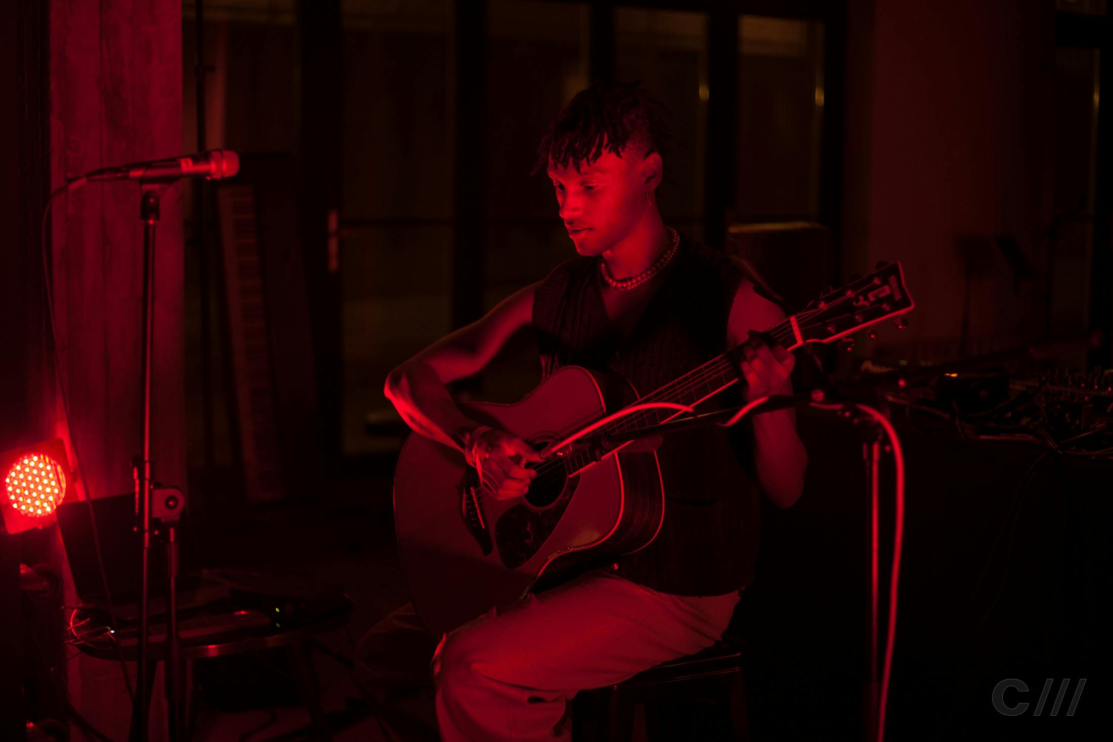 GOZI performance at Signals Festival 2020 at Catalyst Berlin | Photo by Ian Dunham