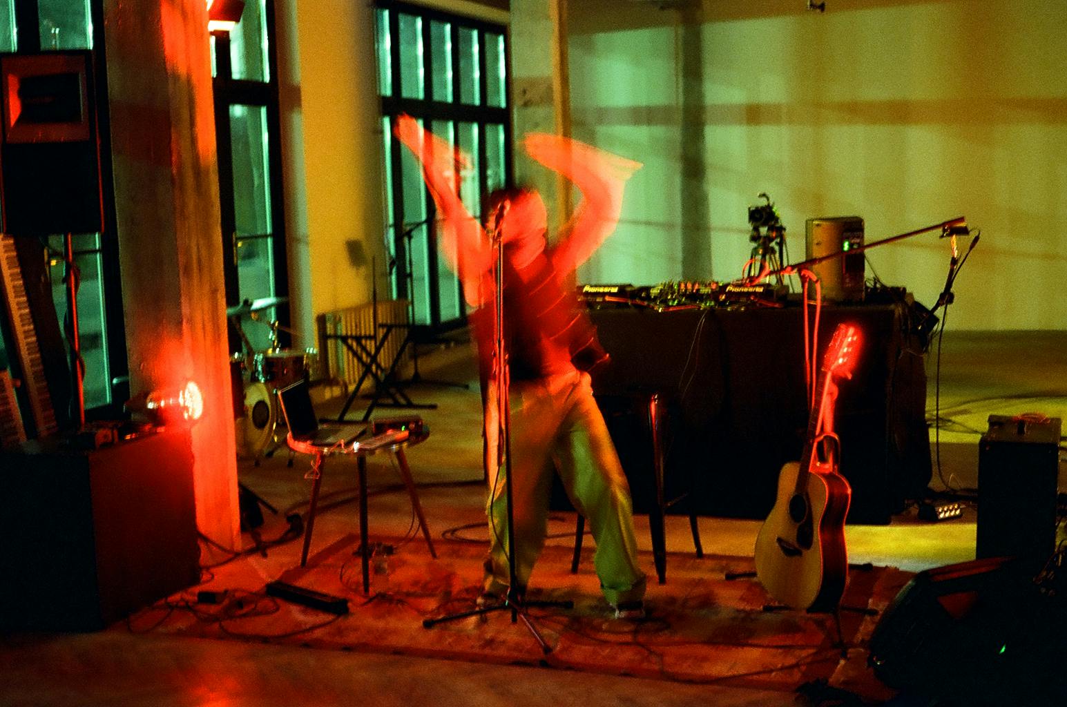 GOZI performance at Signals Festival 2020 at Catalyst Berlin | Photo by Frankie Casillo