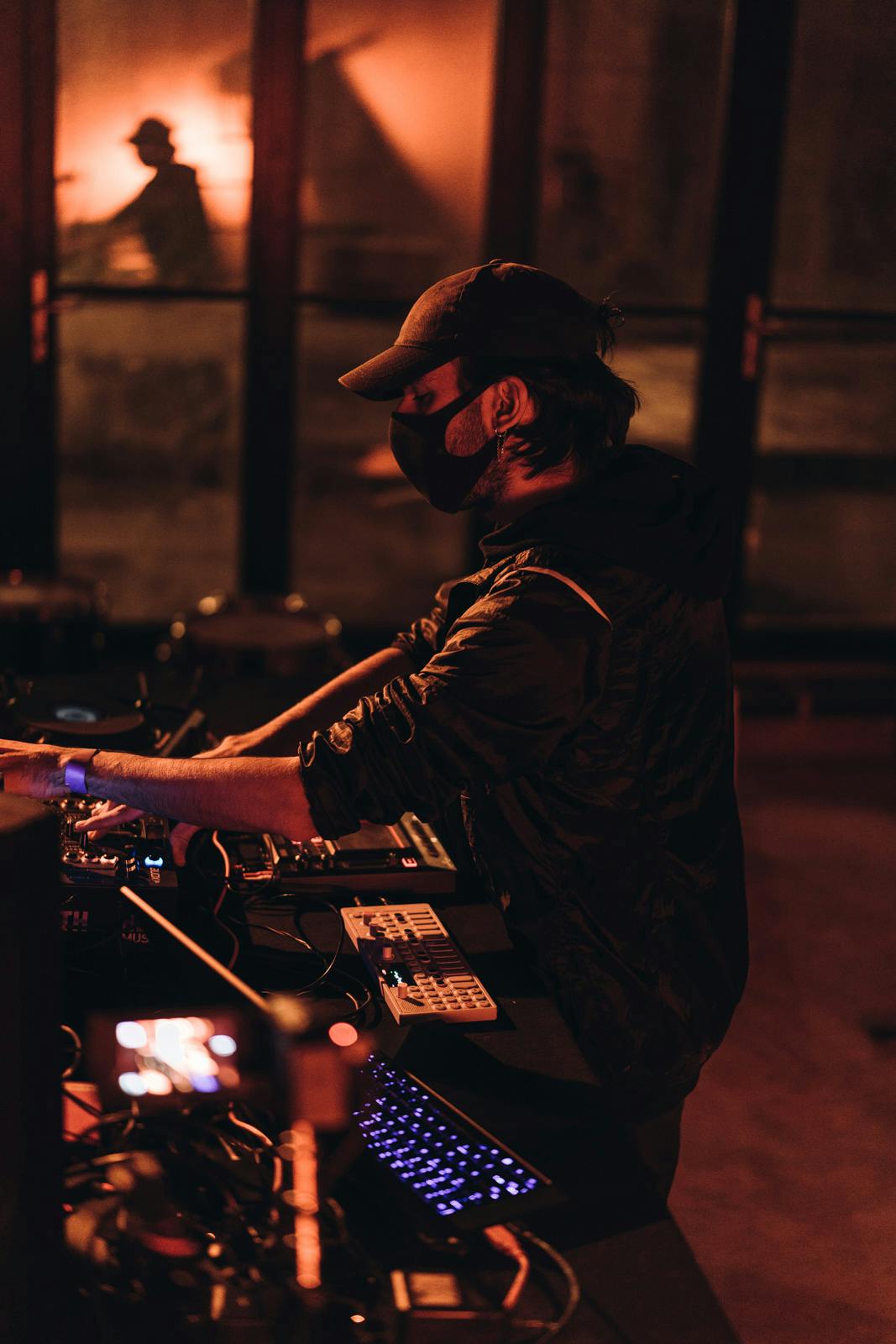 traumesser performance | Signals Festival 2020 at Catalyst Berlin | Photo by Dico Baskoro