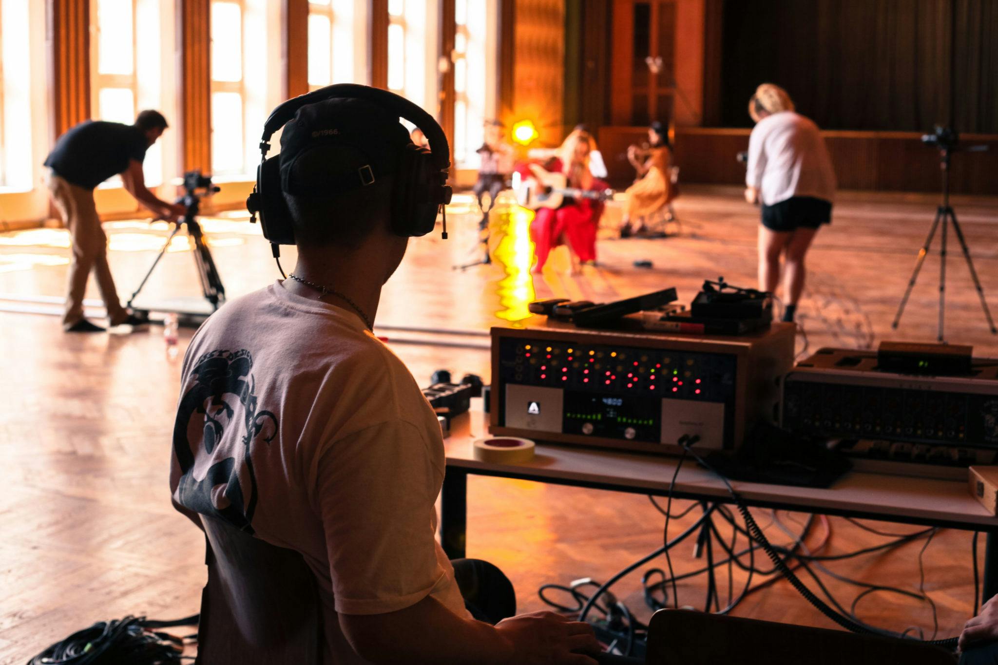 Catalyst Berlin Creative Audio Production & Sound Engineering student Thorir Davidsson recording a Studio Session with Cecilie Sadolin