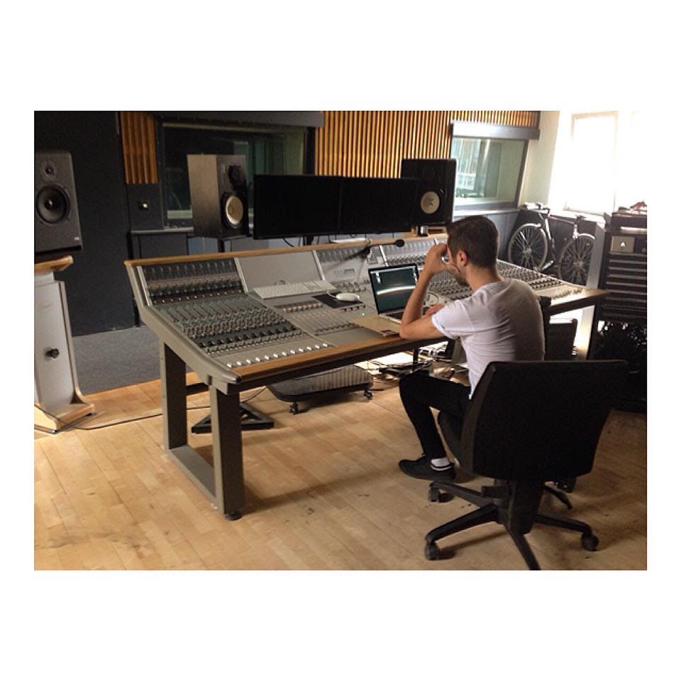 Catalyst Berlin Music tech Jonny Zoum of Bad Tropes mixing music at Catalyst