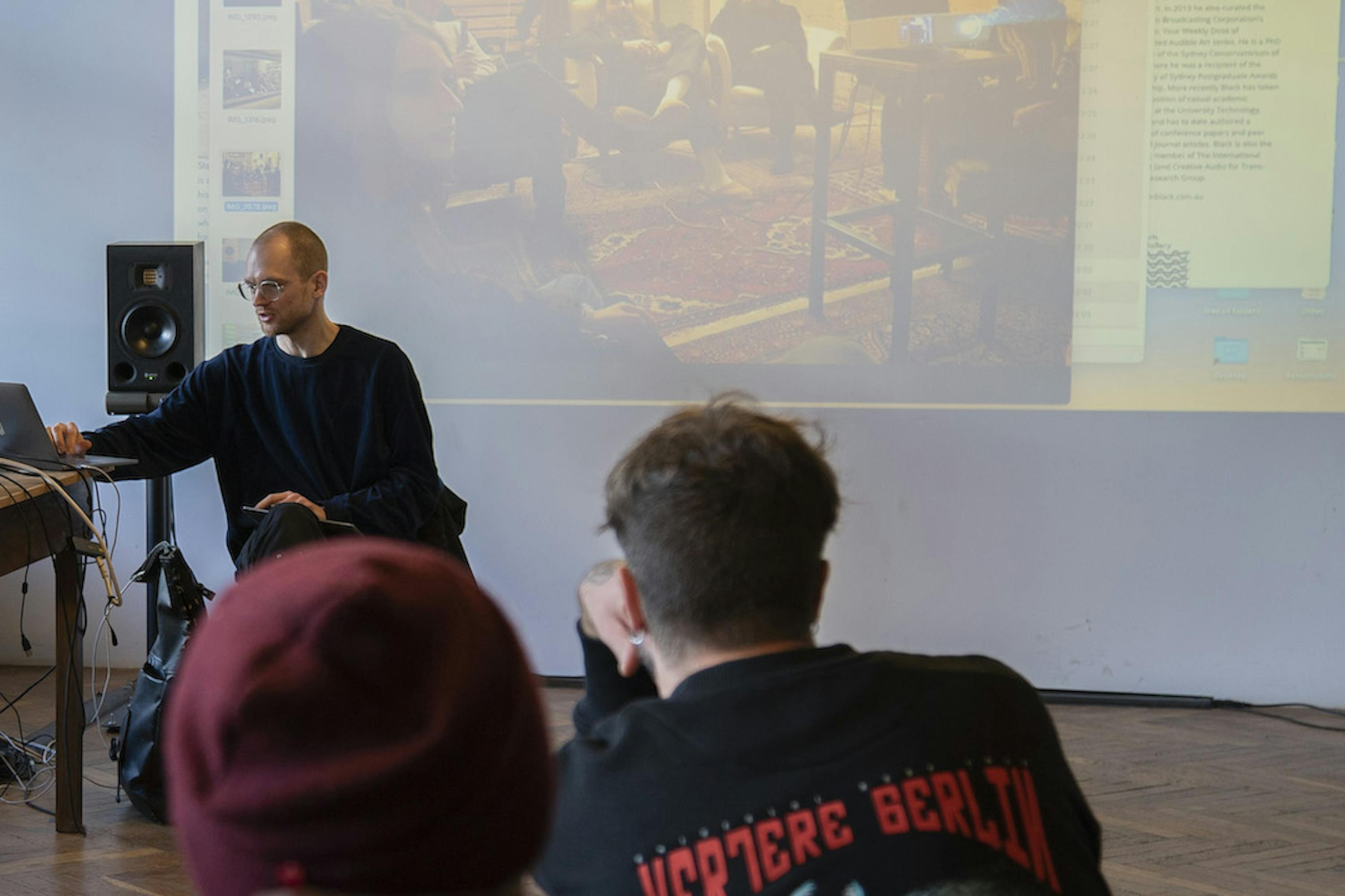 Lukas Grundmann of cashmere radio lectures our Music M.A. students