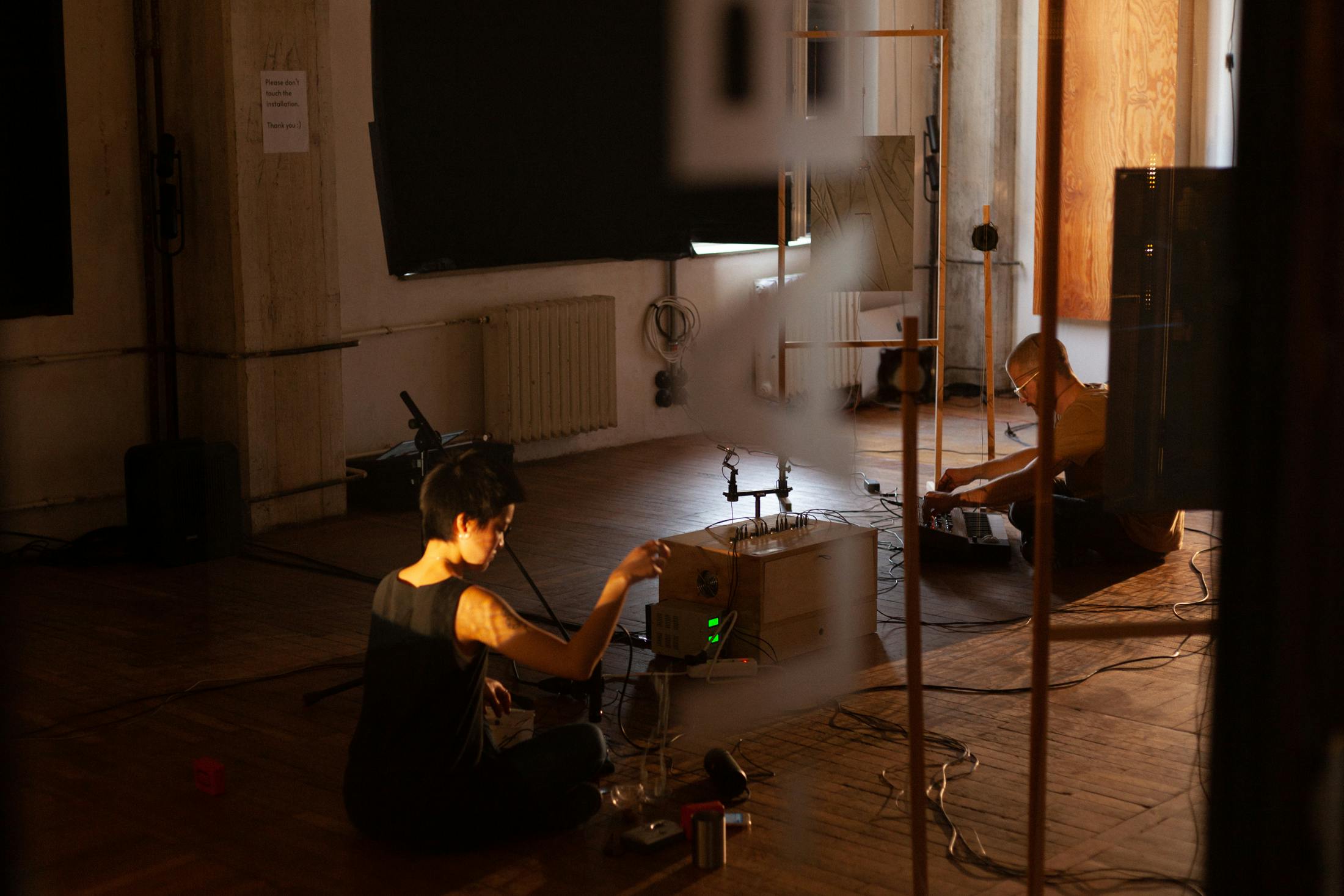 Mizuki Ishikawa and Sascha Haus perform live in their installation