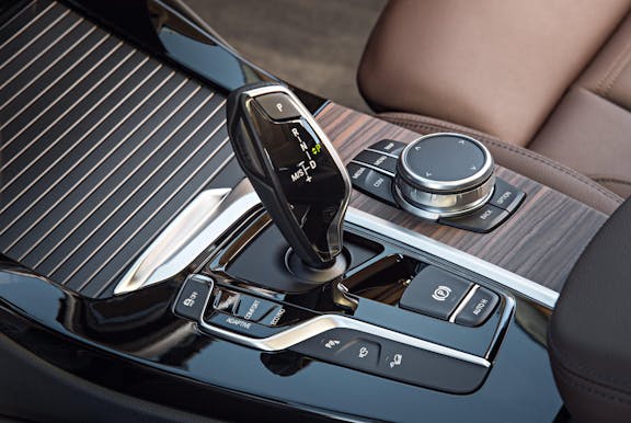 Gear stick shot of the BMW X3