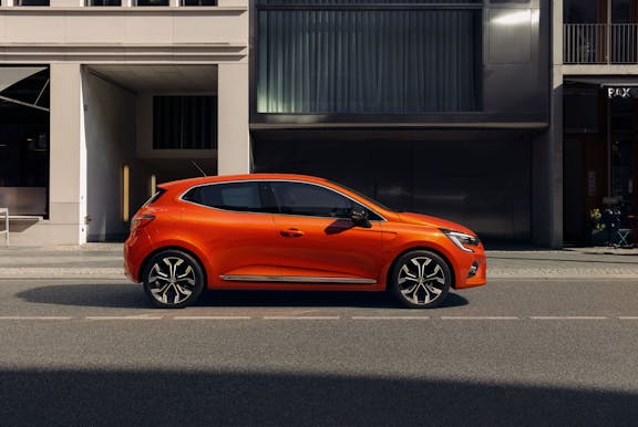 Side exterior of the Renault Clio