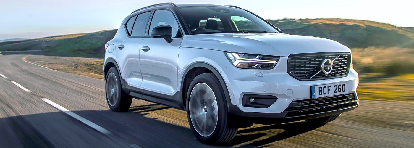 Volvo XC40 driving