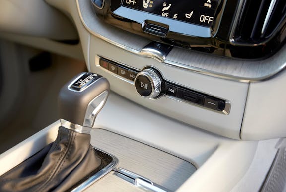 Gear stick shot of the Volvo XC60