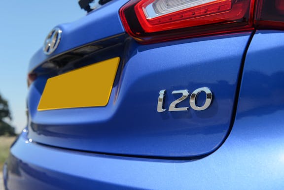 Badge shot of the Hyundai i20