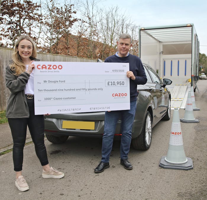 Cazoo customer delivery with Dougie