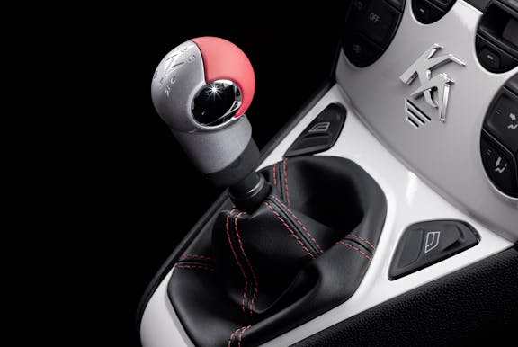 Gear stick shot of the Ford Ka