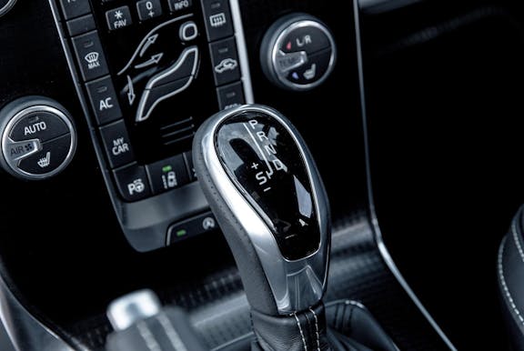Gear stick shot of the Volvo V40