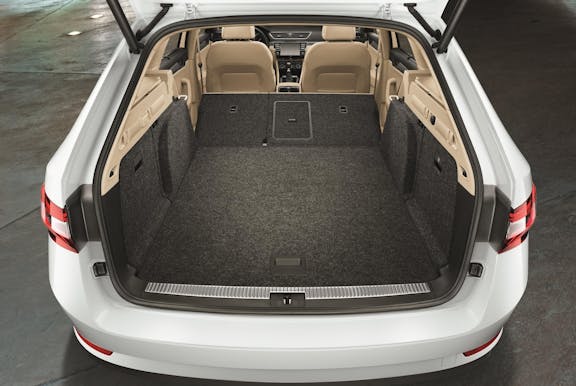 Skoda Superb boot space