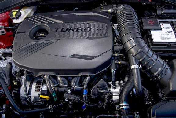 Engine shot of the Kia Ceed