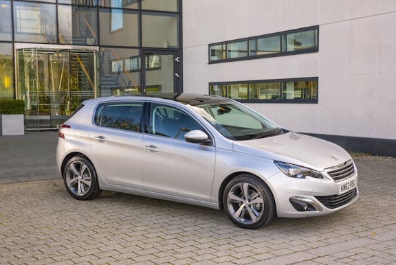 Peugeot 308 front exterior