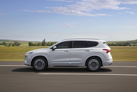 The side exterior of the Hyundai Santa Fe