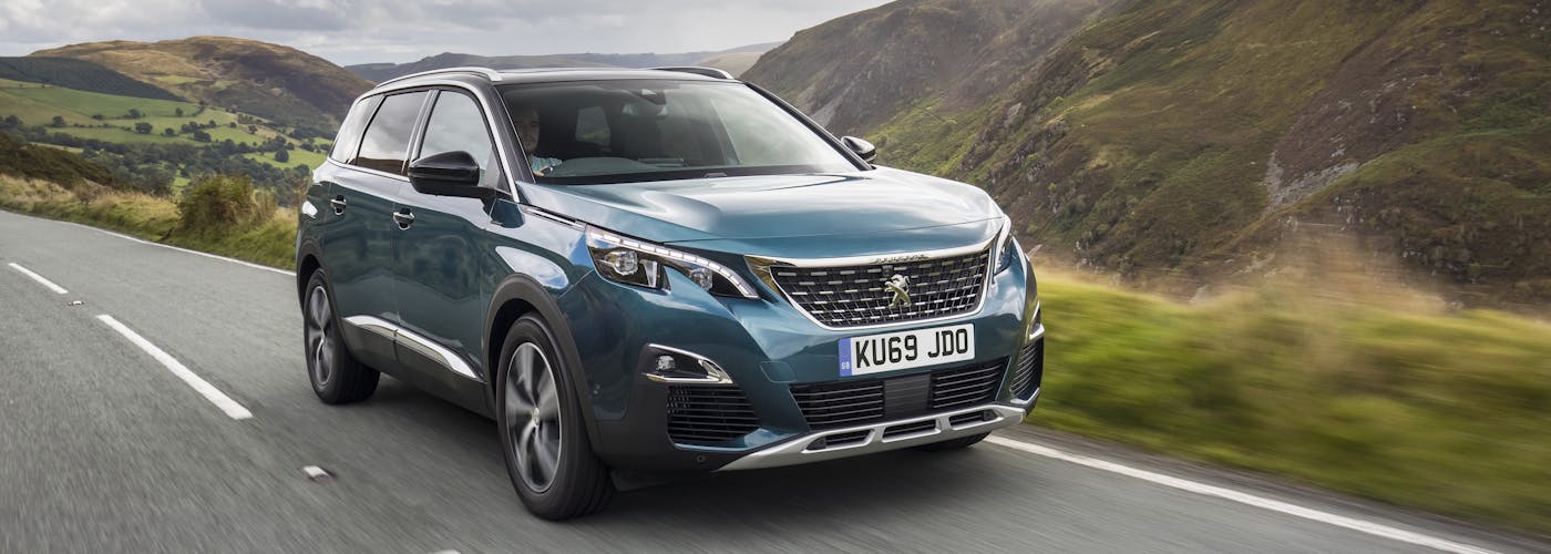 Peugeot 5008 driving