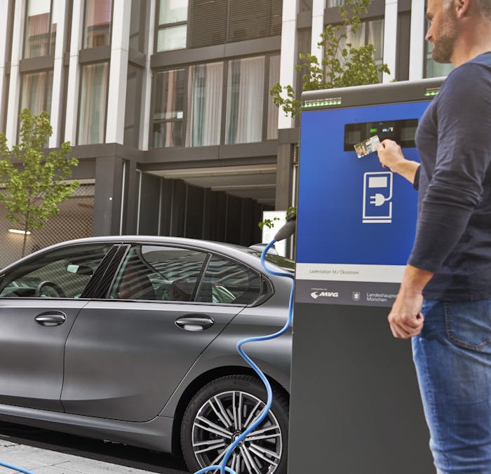 BMW 330e