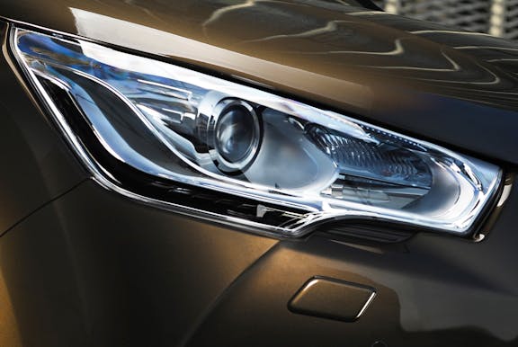 Front light shot of the Citroen DS4