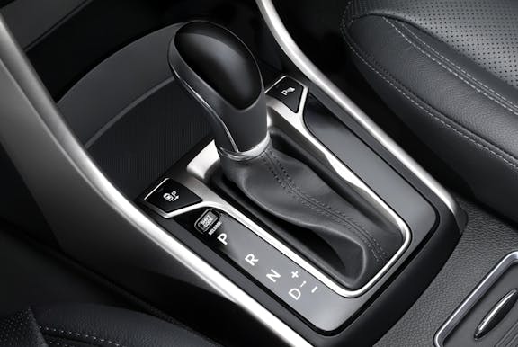 Gear stick shot of the Hyundai i30