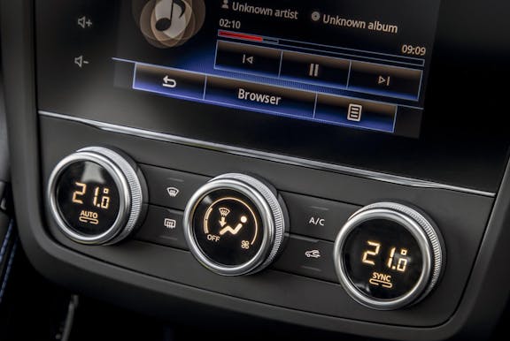 Control shot of the Renault Kadjar
