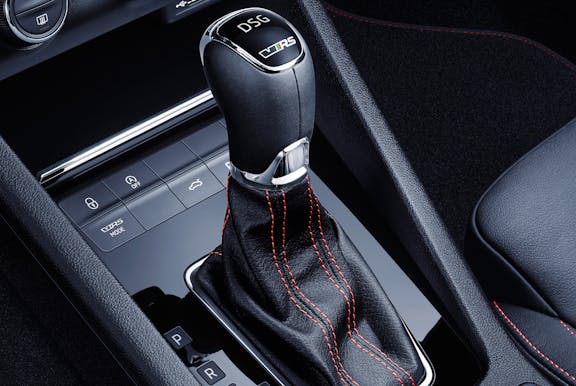 Gear stick shot of the Skoda Octavia