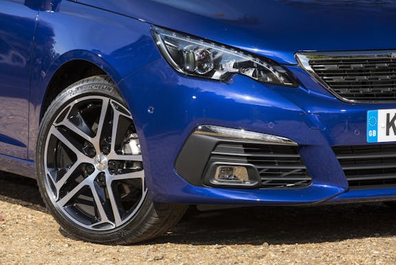 Peugeot 308 front wheels
