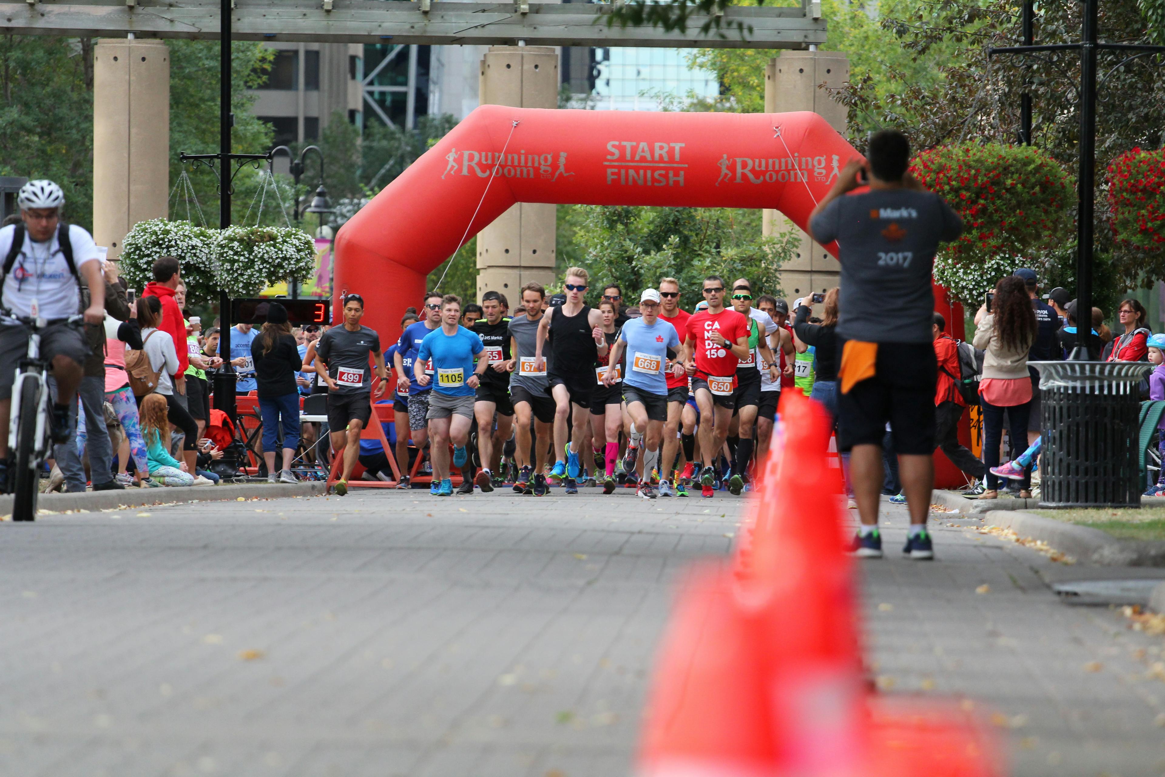 Runners taking off from the start line 10K