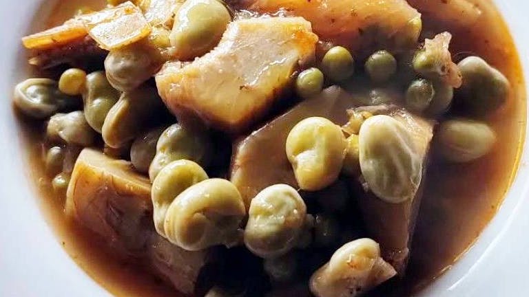 Frittedda di Cesarina Francesca, piselli, carciofi, fave
