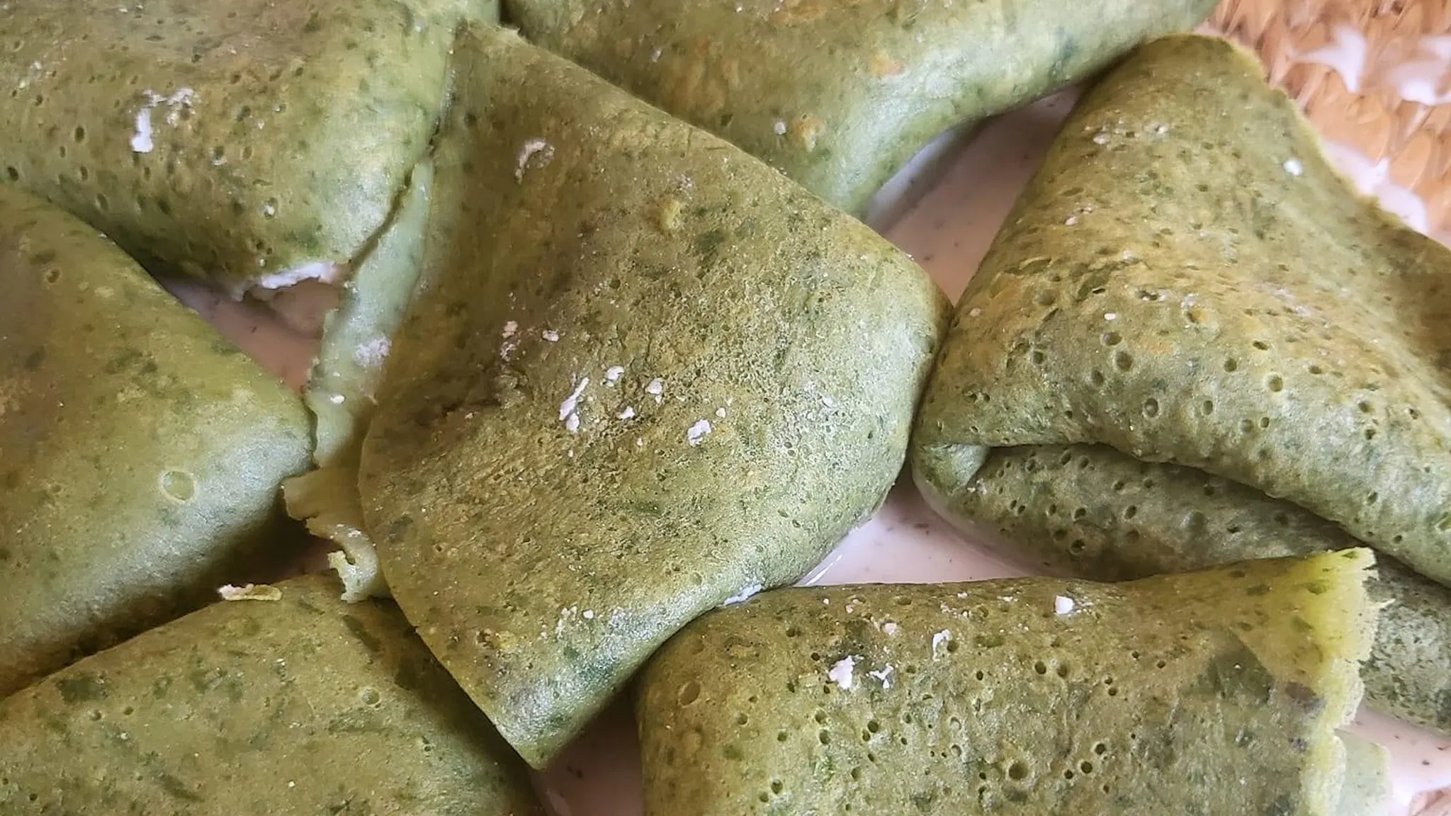Basil crepes with ricotta