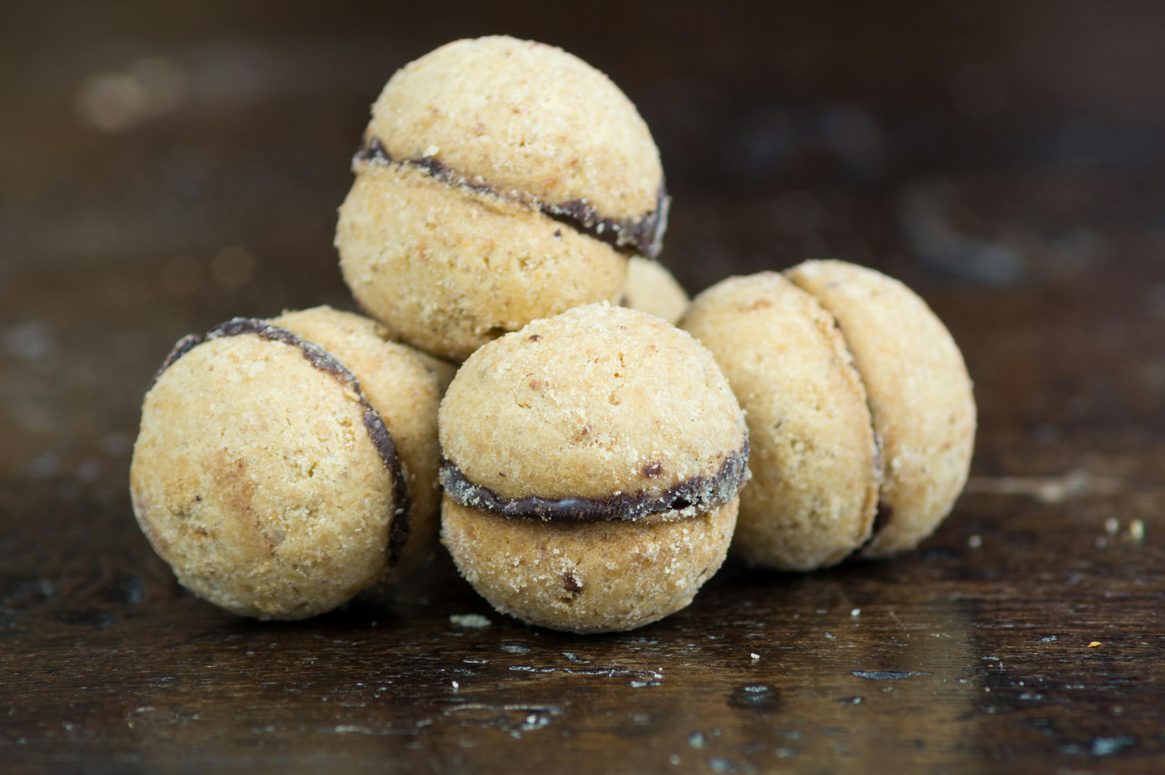 Baci di dama (Piedmontese chocolate hazelnut cookies)