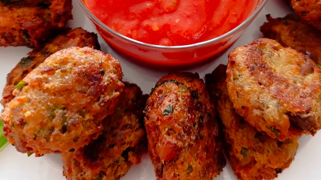 Eggplant meatballs with tomato sauce