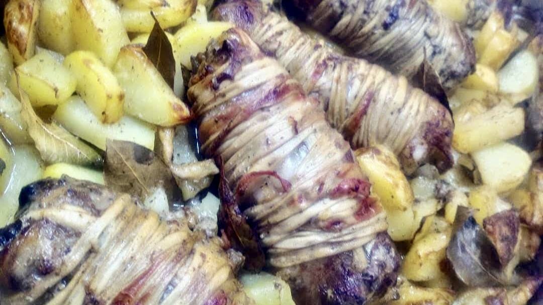 Lamb and marretto with potatoes and roasted lampascioni