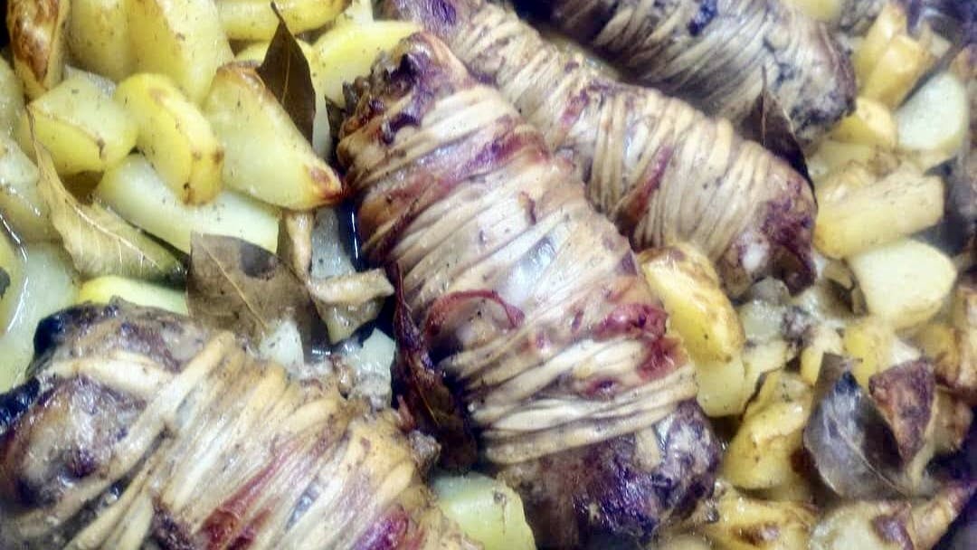 Agnello e marretto con patate e lampascioni al forno