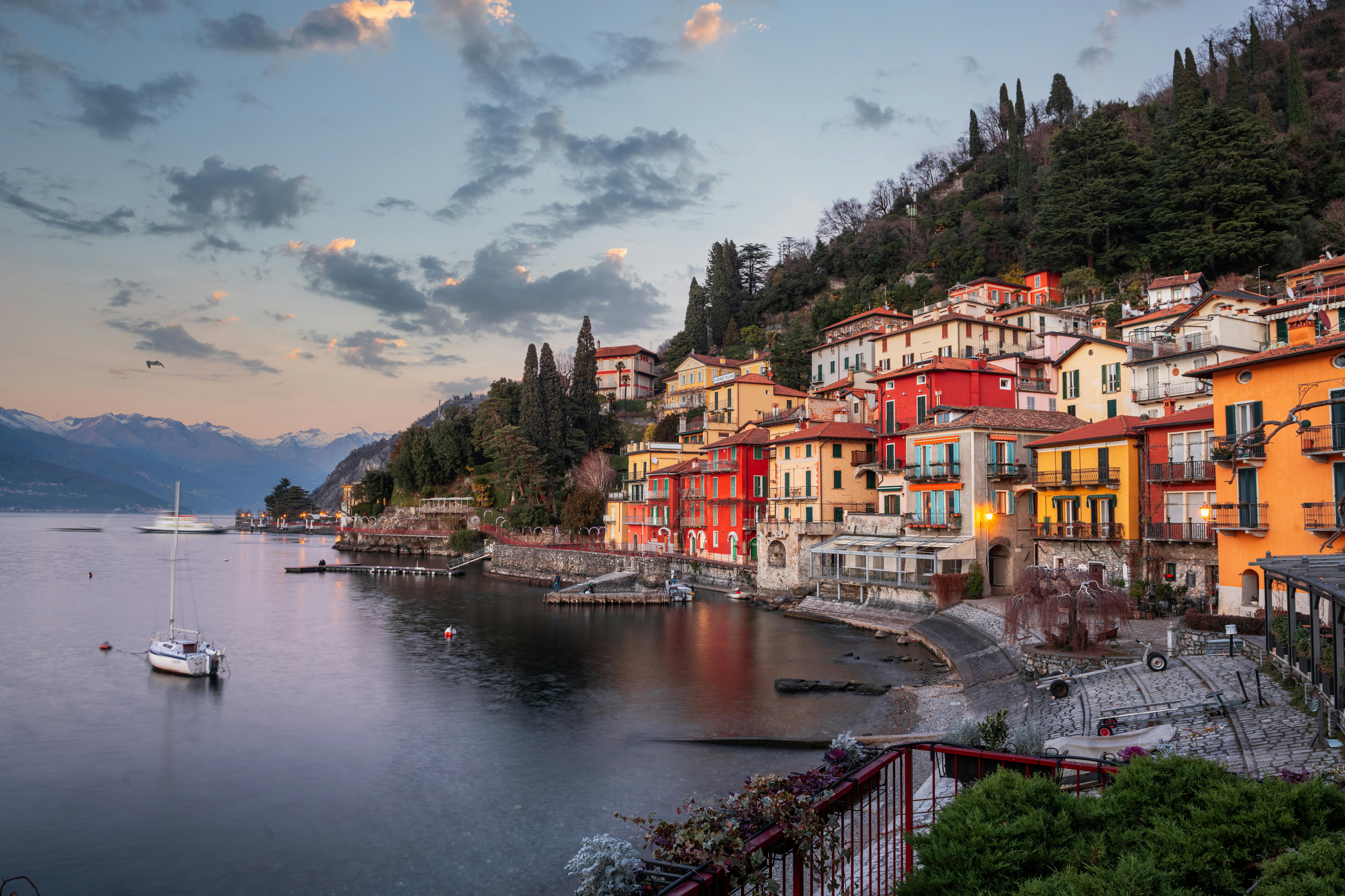 Vista di Varenna sul Lago di Como