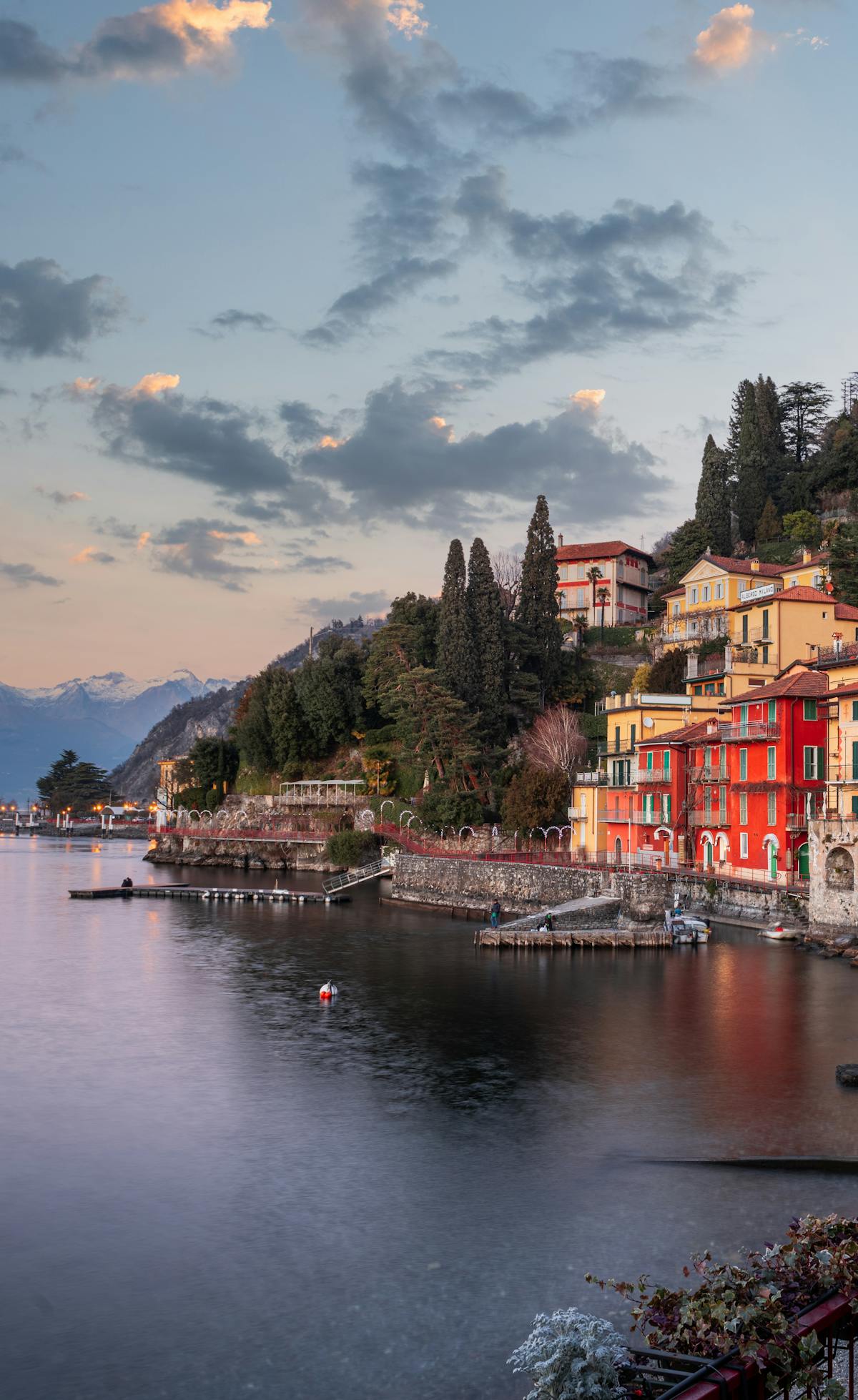 Vista di Varenna sul Lago di Como