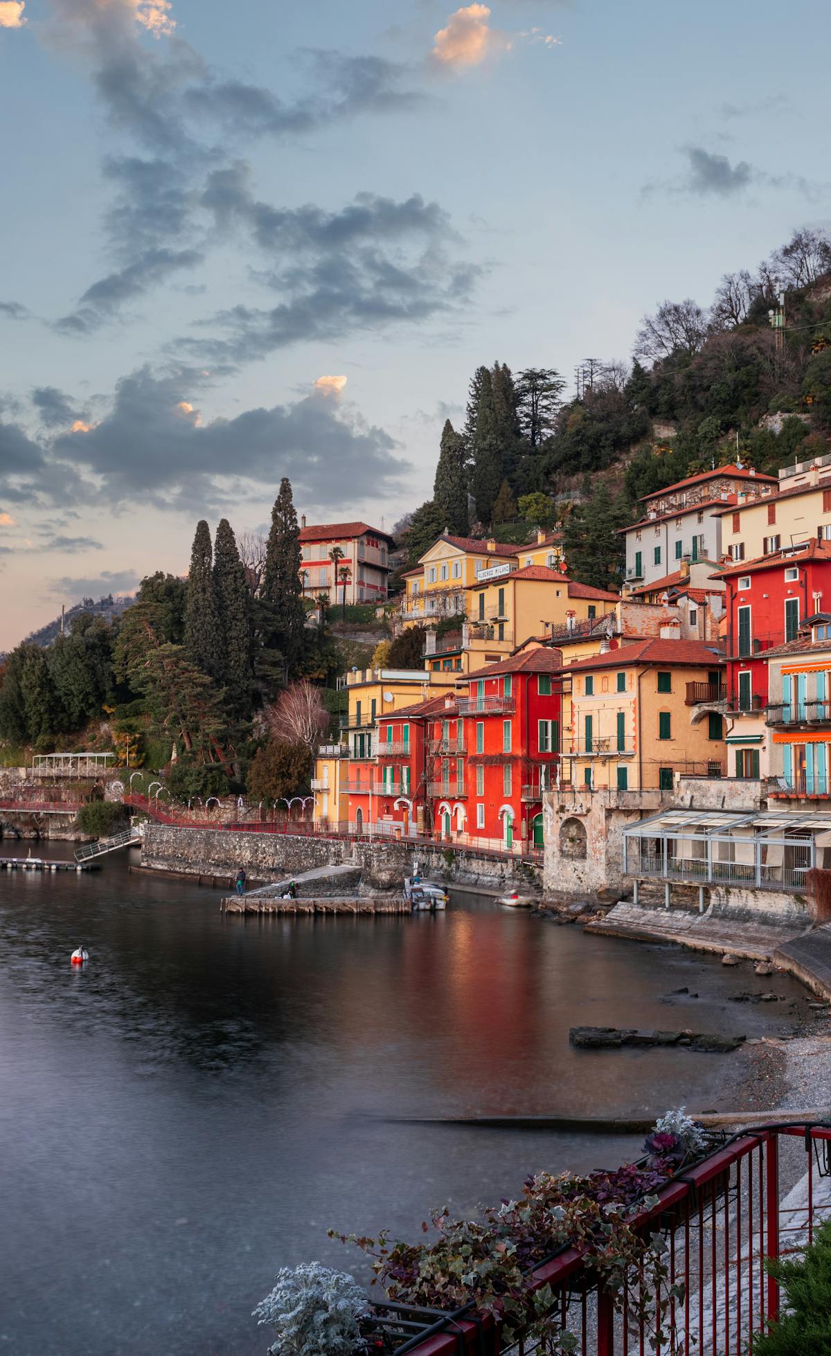 Vista di Varenna sul Lago di Como