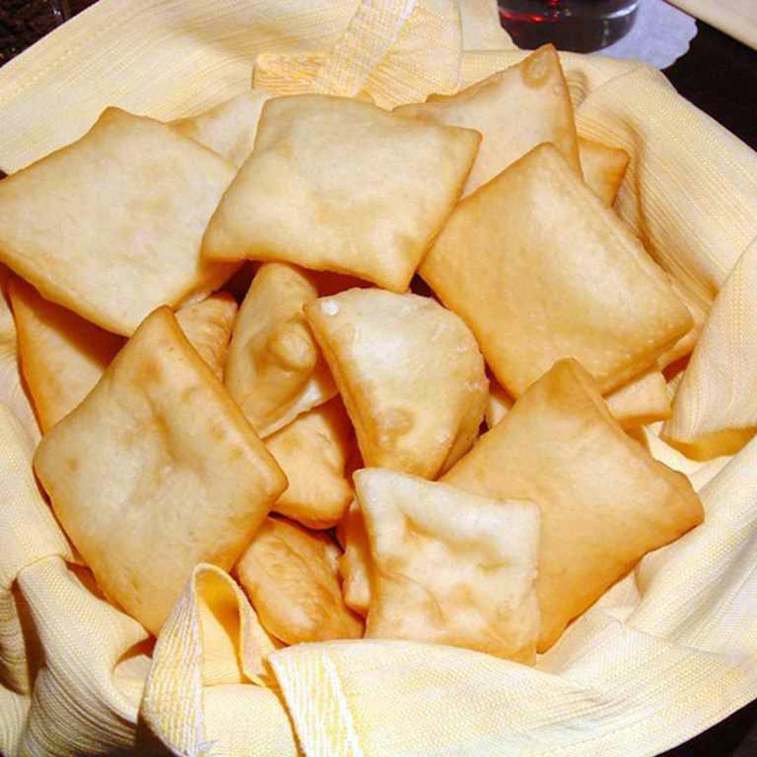 Cestino con crescentine fritte