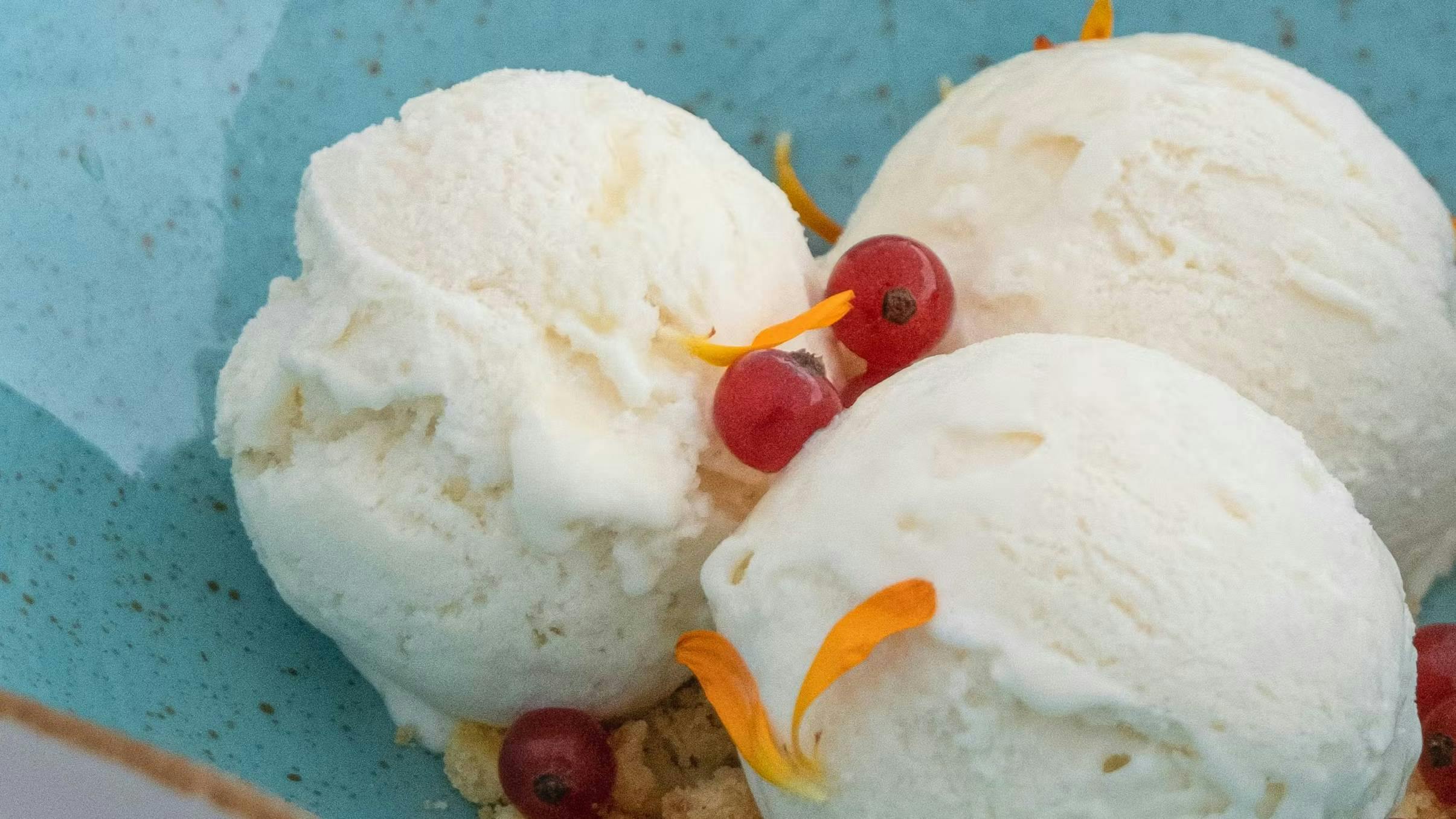 Primo piano di gelato alla vaniglia