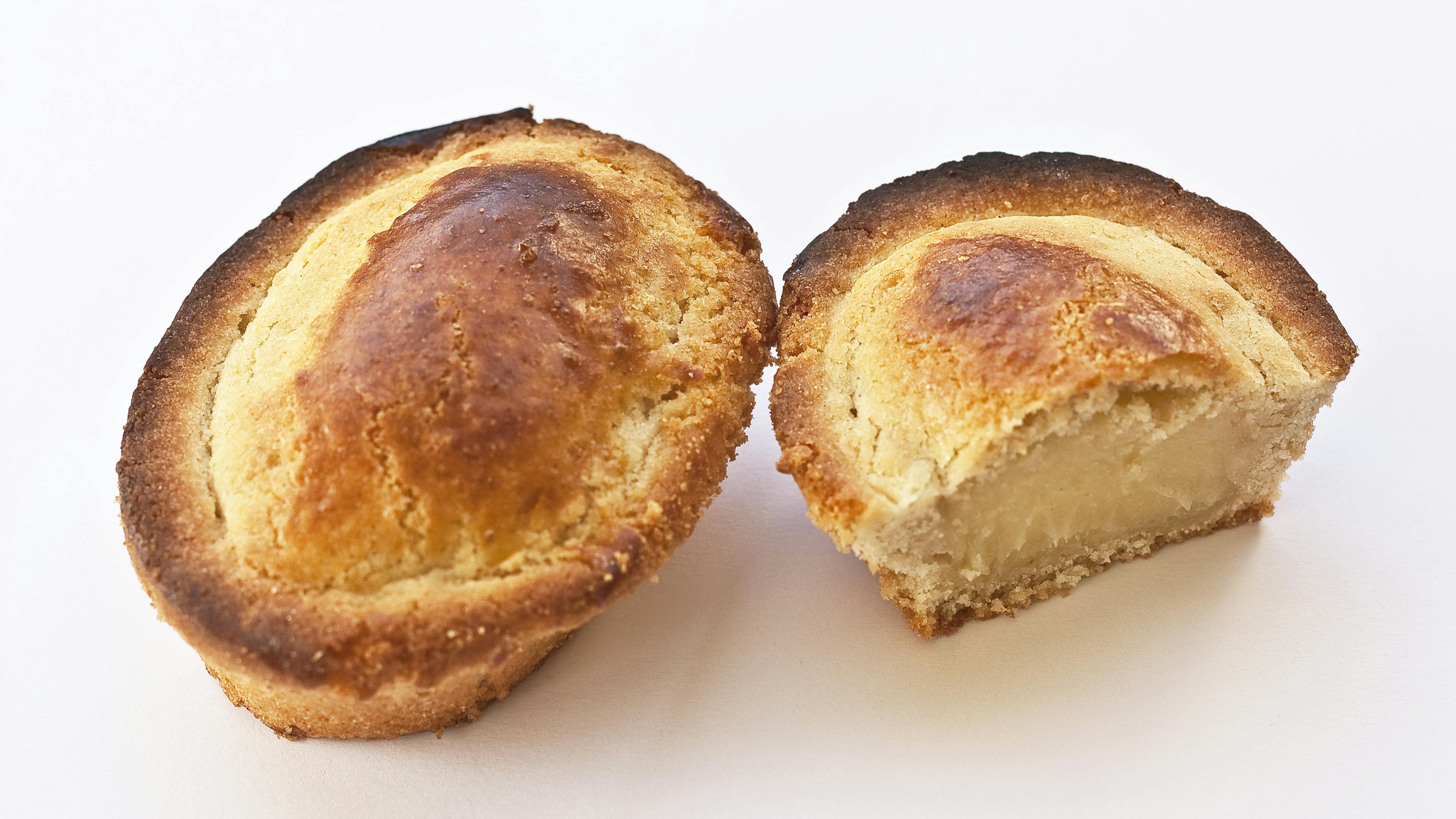 Pasticciotto tagliato a metà