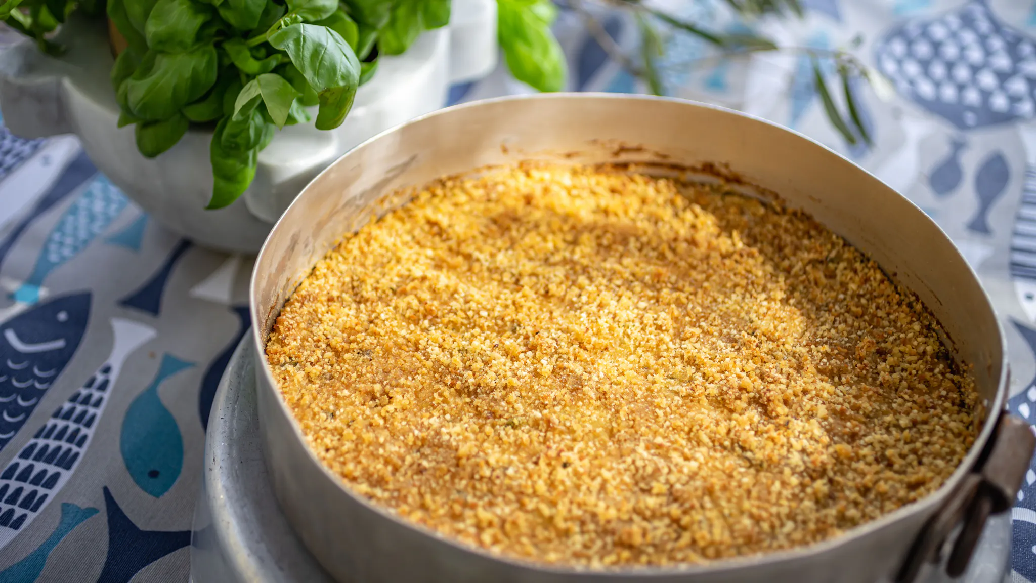 Backblech mit Kichererbsen-Farinata und Portulak