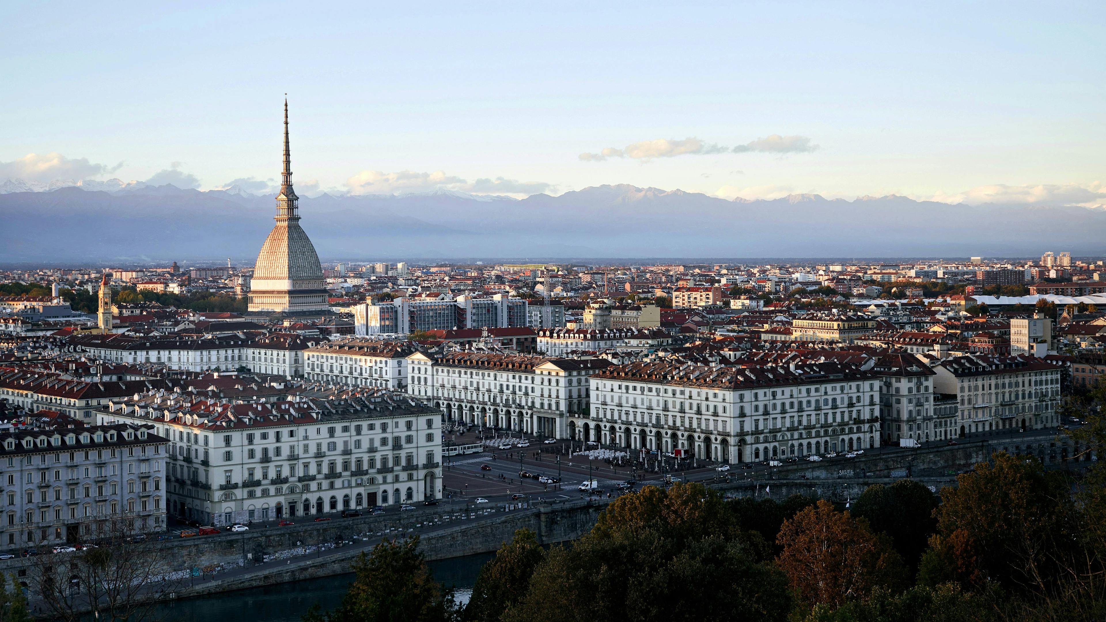 Torino - vista città con Mole e Alpi sullo sfondo