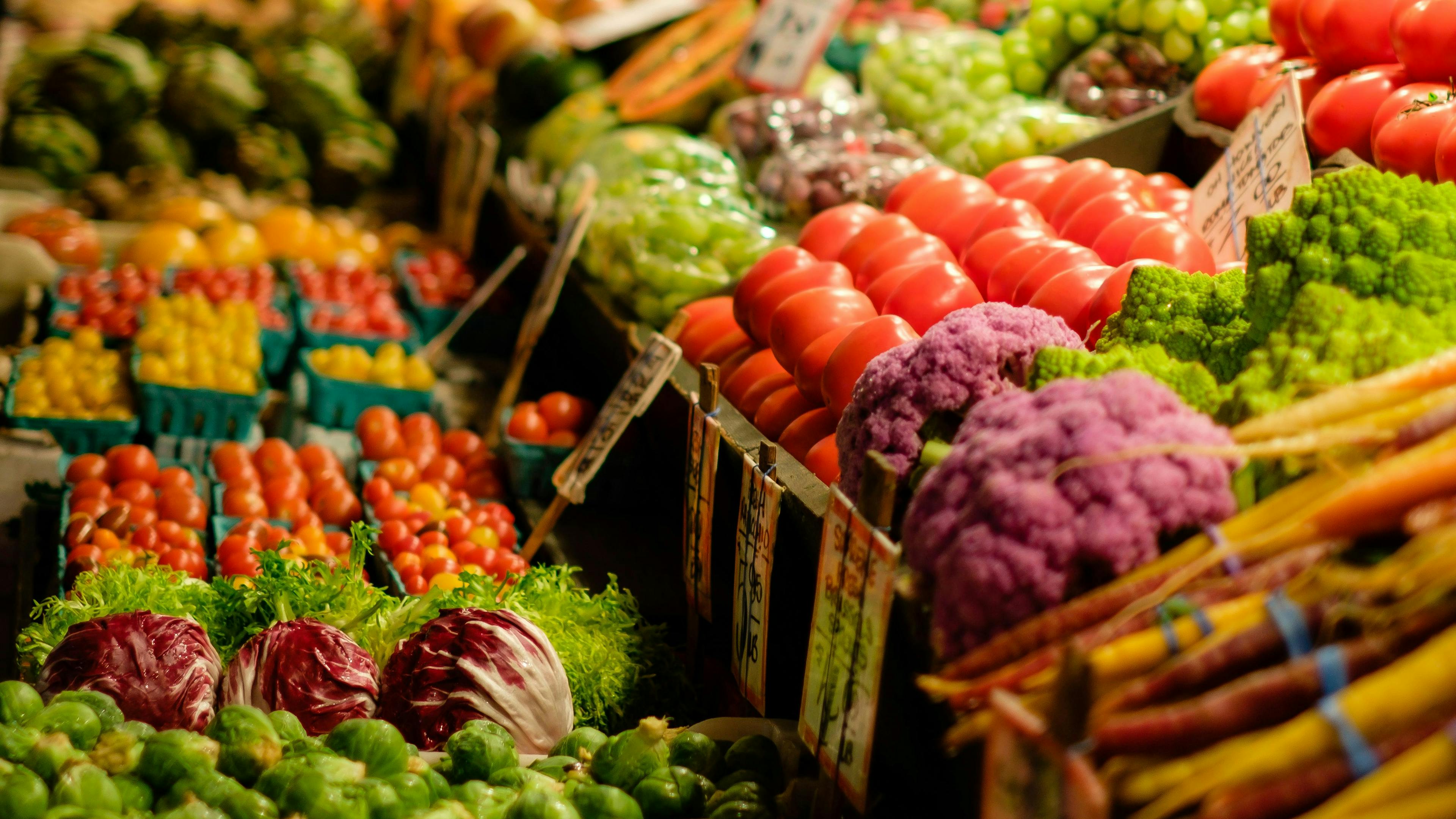 Fruit and vegetable market