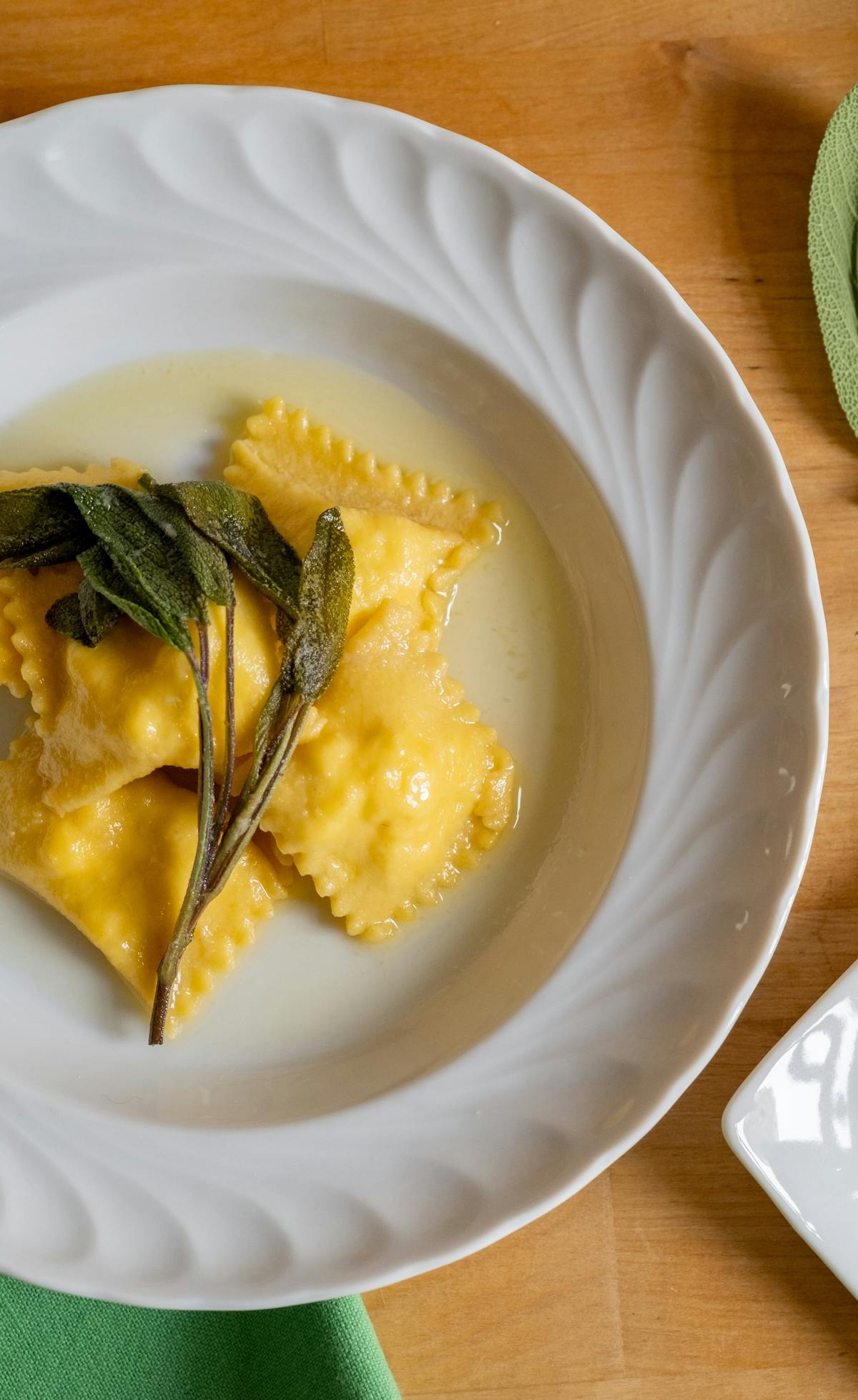 Ravioli all’ortica con burro e salvia di Cesarina Benedetta di Torino