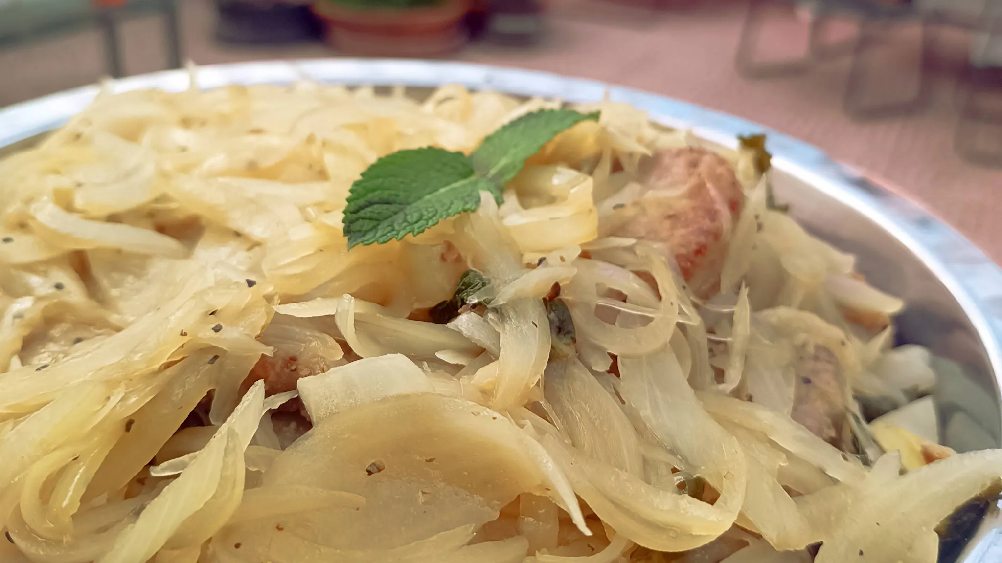 Tonno con cipolla in agrodolce
