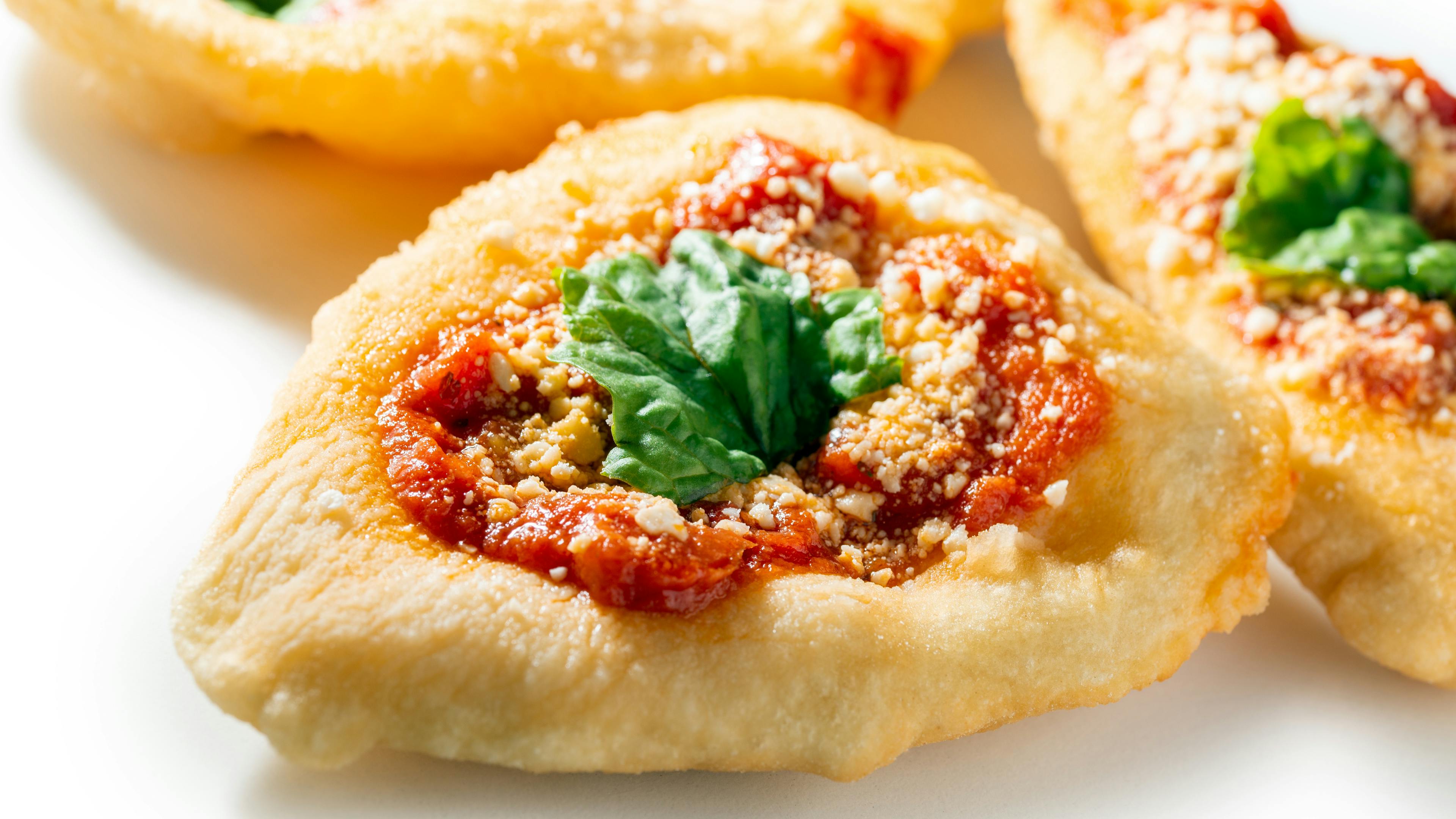 Neapolitan fried pizza snacks called Montanare (pizzelle fritte)