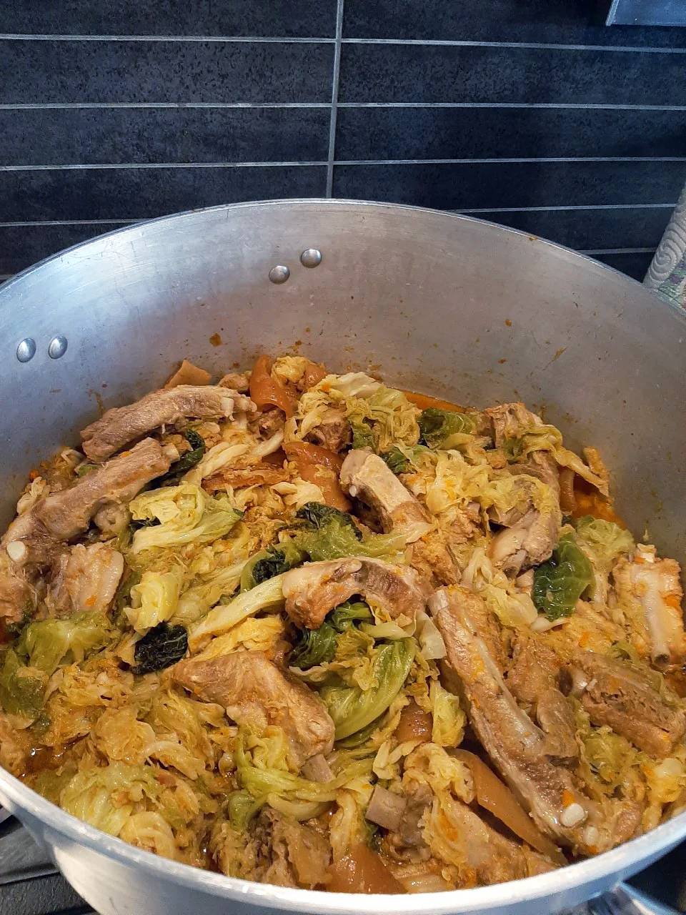 Cassoeula: Hearty Italian Pork and Cabbage Stew Recipe
